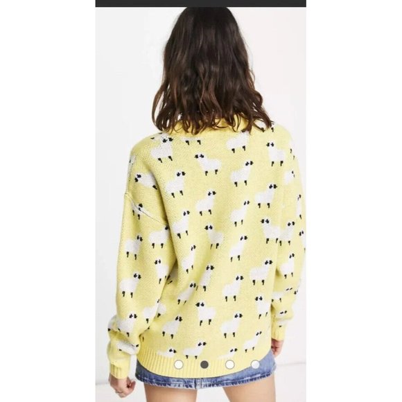 Reclaimed Vintage Lemon Sweater with Monochrome Accents - Picture 4 of 11